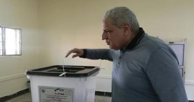 إبراهيم محلب يدلى بصوته فى التعديلات الدستورية بلجنة المعادى القومية.. صور