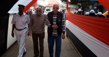 صور.. الاستفتاء على التعديلات تتحول إلى رسالة حب فى مصر والرئيس