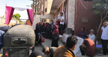 تزايد الإقبال على اللجان اﻻنتخابية في منطقتى الحوامدية وأبو النمرس