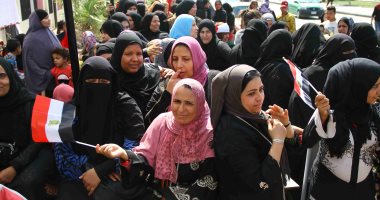 صور.. تزايد أعداد المشاركين فى الاستفتاء على الدستور بمدينة نصر