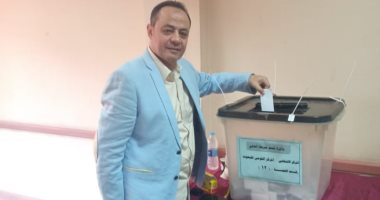 طارق يحيى يدلى بصوته فى الاستفتاء على التعديلات الدستورية