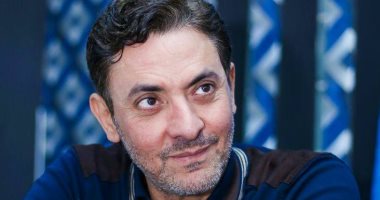 فتحى عبد الوهاب ينتهى من تصوير مشاهد الحب والسلام بـمسلسل "لمس أكتاف"
