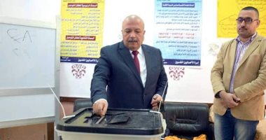 صور.. رئيس جامعة طنطا يدلى بصوته فى الاستفتاء على التعديلات الدستورية