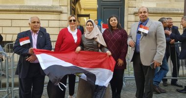 جيهان جادو أحد علماء "مصر تستطيع" تدلى بصوتها فى سفارة مصر بفرنسا