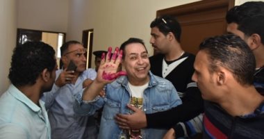 حكيم يدلى بصوته على التعديلات الدستورية بالشيخ زايد