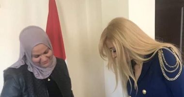 بكل لغات العالم.. 40 صورة تلخص تصويت المصريين بالخارج فى استفتاء الدستور