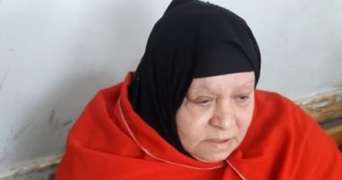 أسرة الشهيد ماجد صبرى رئيس مباحث الشيخ زويد تشارك فى الاستفتاء بعلم مصر
