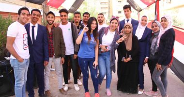 صور.. شباب مصر يشارك فى الاستفتاء بلجان مدينة نصر