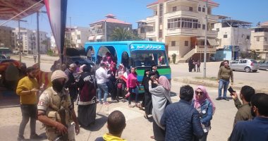 الطفطف لنقل المواطنين لمقار اللجان للإدلاء بأصواتهم فى رأس البر