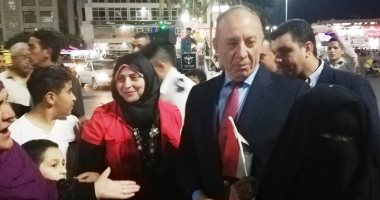 فيديو.. محافط البحر الأحمر يتقدم مسيرة لدعوة أهالى الغردقة على المشاركة بالاستفتاء