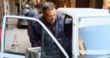 "الجيزة" تخصص سيارة لنقل مسن للإدلاء بصوته فى الاستفتاء على تعديل الدستور