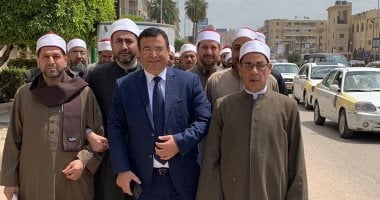 النائب شكرى الجندى يقود مسيرة لشيوخ الأوقاف للمشاركة فى الاستفتاء بكفر الشيخ