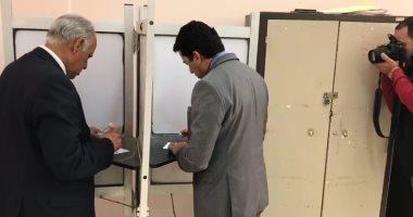 صور.. نجوم الرياضة يشاركون فى التصويت على تعديل الدستور والأندية تستضيف اللجان.. وزير الرياضة وطاهر أبو زيد والصقر وسويلم وعزمى مجاهد فى مقدمة الطابور.. وماراثون فى الشمس تحت شعار "انزل وشارك"