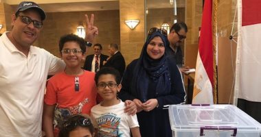 صور.. المصريون فى جدة يدلون بأصواتهم على التعديلات الدستورية لليوم الثانى