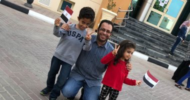 "عمرو" يشارك فى التصويت على التعديلات الدستورية من قطر قائلًا: فخور ببلدى