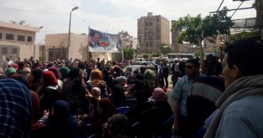 بالأغانى الوطنية.. أهالى الزاوية الحمراء يحتفلون بالاستفتاء على الدستور