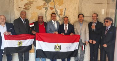 أبناء الجالية المصرية فى ألمانيا يتوافدون للمشاركة فى الاستفتاء