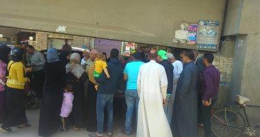 صور.. إقبال كثيف للمواطنين للاستفتاء على التعديلات الدستورية بالبدرشين