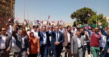 طلاب قسم الجغرافيا بآداب جامعتى سوهاج والمنصورة يواصلون التدريب بهيئة المساحة