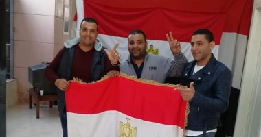 شباب مصر ببيروت يشاركون فى الاستفتاء على التعديلات الدستورية