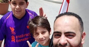 صور.. المصريون بالخارج يتوافدون لليوم الثانى على لجان الاستفتاء بدبى 