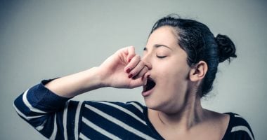 عملية صحية ونفسية أكثر تعقيدا من مجرد كسل.. لماذا يتثاءب الإنسان