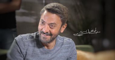 تغيير اسم حكاية فتحى عبد الوهاب لـ"ورقة ضغط" من مسلسل "ورا كل باب"