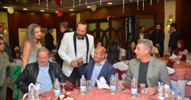 مصطفى قمر ولطفى لبيب ومحمود حميدة يحتفلون بعيد ميلاد على الحجار.. صور