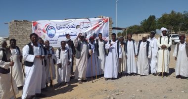 فيديو وصور.. طوابير لأهالى حلايب وشلاتين أمام لجان الاستفتاء على تعديلات الدستور