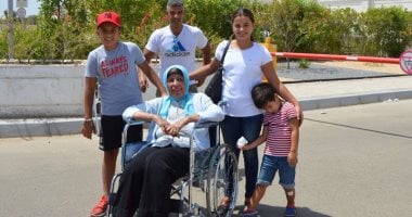 المصريون فى دبى بكافة فئاتهم يدلون بأصواتهم فى استفتاء تعديل الدستور
