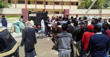 صور.. إقبال الناخبين بمدينة الحمام فى مطروح لليوم الثانى للاستفتاء