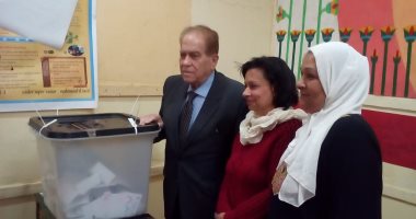 كمال الجنزورى عقب الإدلاء بصوته: شعب مصر تحمل الكثير ويثبت دائما أصالته