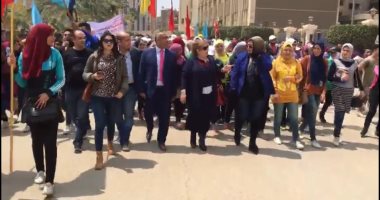 فيديو وصور.. وكيل "زراعة الغربية" يقود مسيرة للحث على المشاركة بالاستفتاء