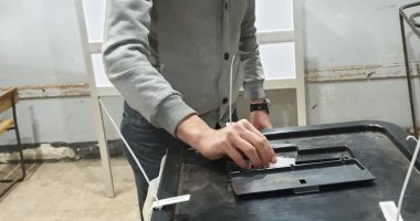 المونديالى جهاد جريشة يدلى بصوته فى الاستفتاء.. ويؤكد: "نعم ومليون نعم" 