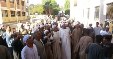 صور.. رجال أوقاف مدن الأقصر يقودون ملحمة بالمشاركة بالاستفتاء على الدستور