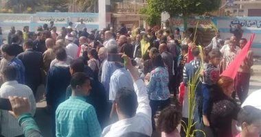 صور..  زحام أمام لجان الاستفتاء على الدستور بمراكز المنيا والمنوفية