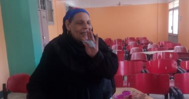 مسنة لرئيس لجنة بالشرقية: "نعم ونعمين للدستور علشان مصر وأحفادى"