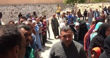 طوابير الناخبين تتجدد للتصويت على تعديل الدستور أمام لجان الرماية 