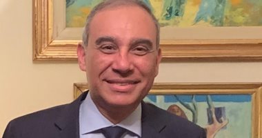 سفير مصر فى باريس يبحث مع نواب مجلس الشيوخ الفرنسى العلاقات الثنائية