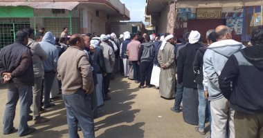 صور.. اهالى شمال سيناء يواصلون إقبالهم بكثافة على لجان الاستفتاء