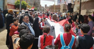 قارئ يشارك بصور تظهر توافد مواطنين للاستفتاء على التعديلات الدستورية بدمياط