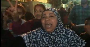 فيديو.. سيدات بالشرقية من أمام اللجان: "السيسي حارق دم الإخوان وربنا يحميه"