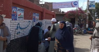 صور.. احتشاد أهالى شمال سيناء والفيوم والشرقية أمام لجان استفتاء تعديل الدستور لليوم الثانى