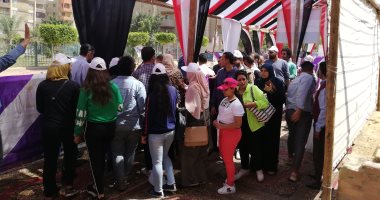 مسيرات تأييد بشوارع المقطم لحث المواطنين على المشاركة فى الاستفتاء