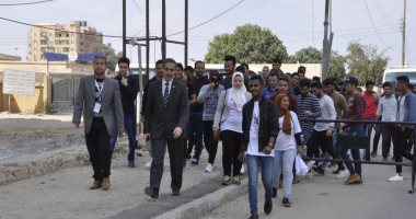 رئيس جامعة قناة السويس: الطلاب أظهروا روح وطنيه عالية بالحرص على التصويت