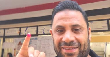  ياسر رضوان يشارك في الاستفتاء علي التعديلات الدستورية 