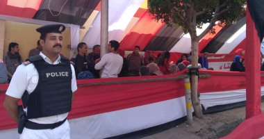 صور.. إقبال ملحوظ للمواطنين على اللجان بعابدين فى اليوم الثانى للاستفتاء