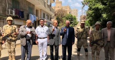 جلال سعيد وزير النقل الأسبق يدلى بصوته فى استفتاء الدستور بالعجوزة