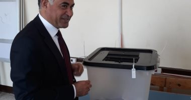 وكيل البرلمان يدلى بصوته فى الاستفتاء ويدعو المواطنينن للمشاركة الفاعلة 