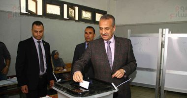 رئيس التعبئة والإحصاء عقب الإدلاء بصوته: انزل وشارك صوتك أمانة ووطنك أحق بصوتك